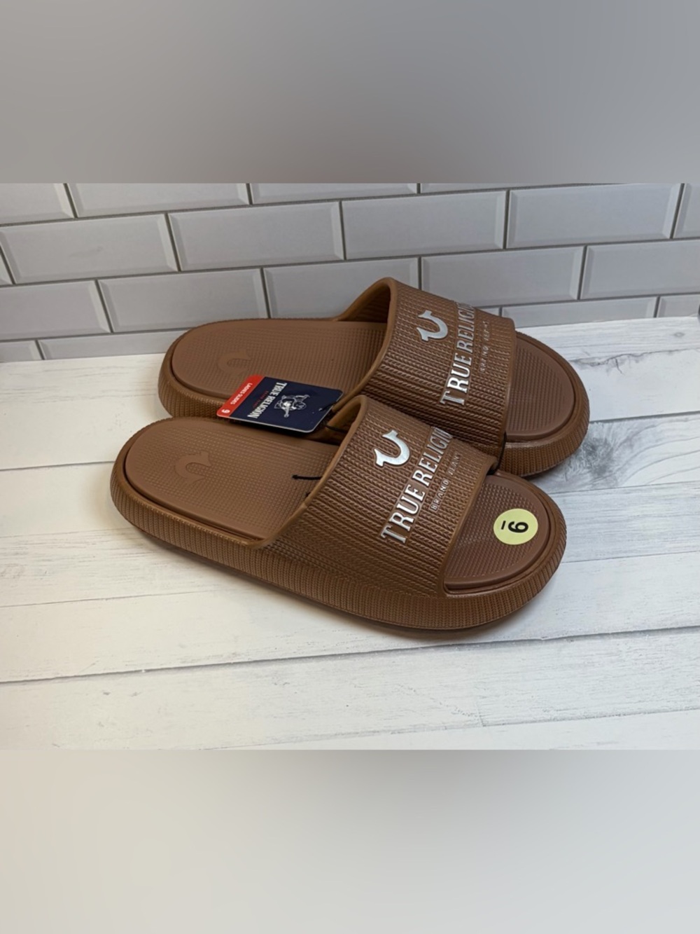True Religion Size:9 Women Brown Slip-On Logo Slide Sandals - Picture 4 of 5